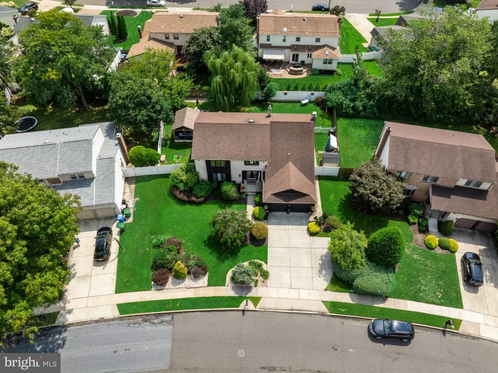 5 CHATEAU DRIVE Cherry Hill, NJ 08003