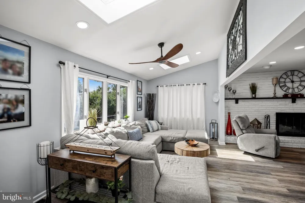 5 CHATEAU DRIVE Cherry Hill, NJ 08003
