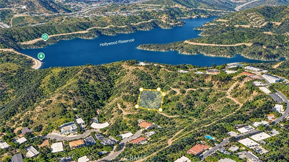 Logandale Dr Hollywood Hills East, CA 90068