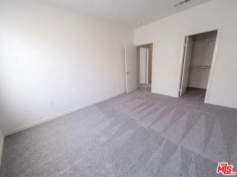 573 Winchester Drive Oxnard, CA 93036