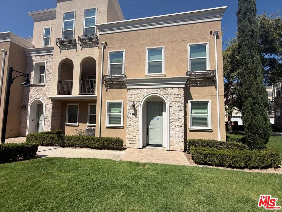 573 Winchester Drive Oxnard, CA 93036