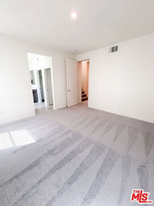 573 Winchester Drive Oxnard, CA 93036