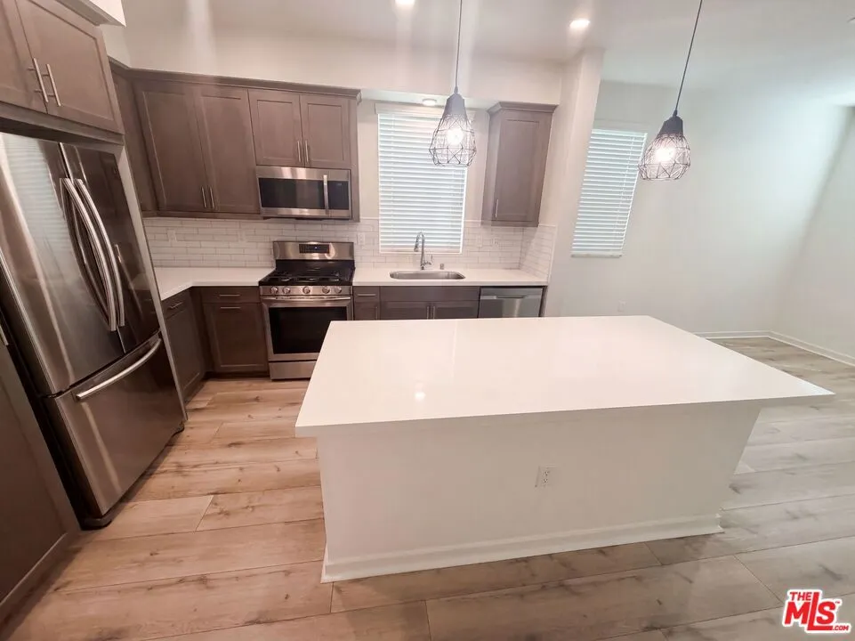 573 Winchester Drive Oxnard, CA 93036