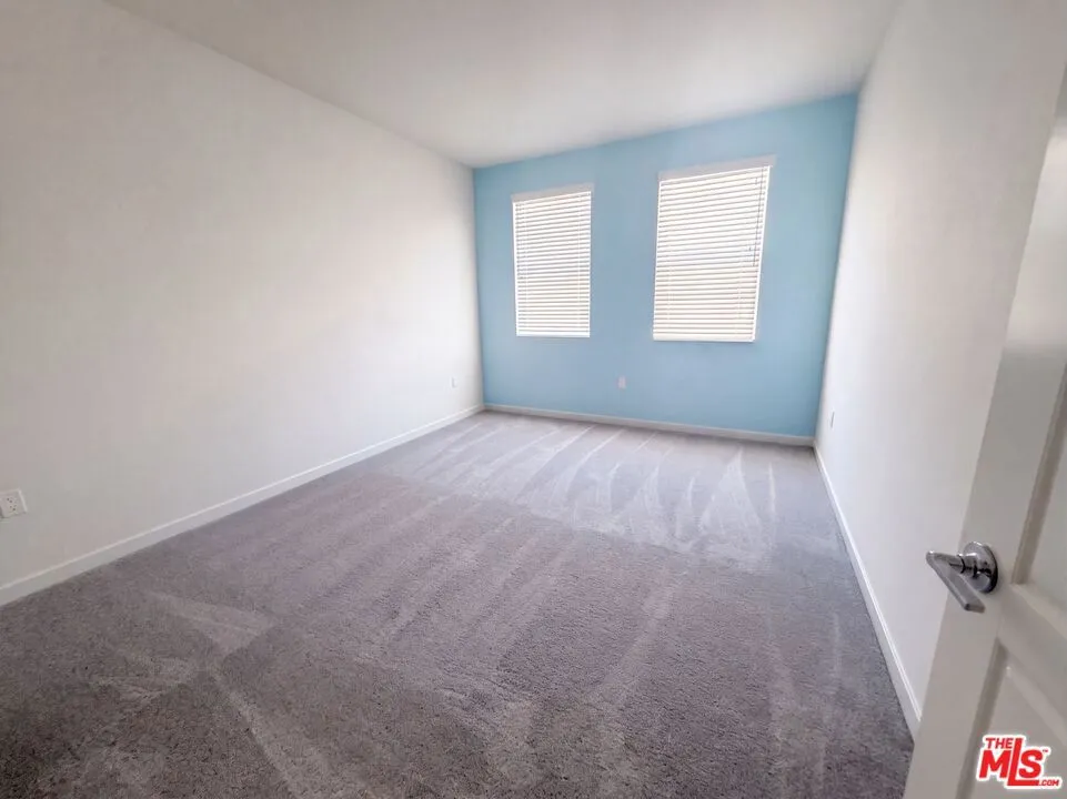 573 Winchester Drive Oxnard, CA 93036