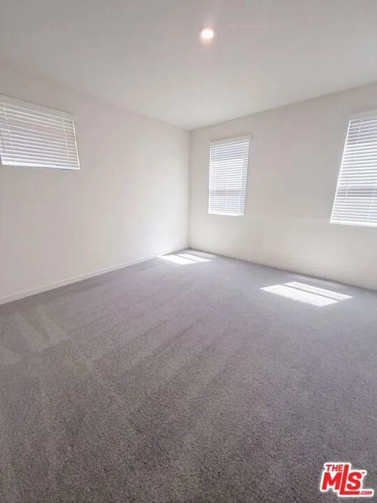 573 Winchester Drive Oxnard, CA 93036