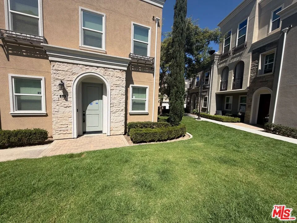 573 Winchester Drive Oxnard, CA 93036