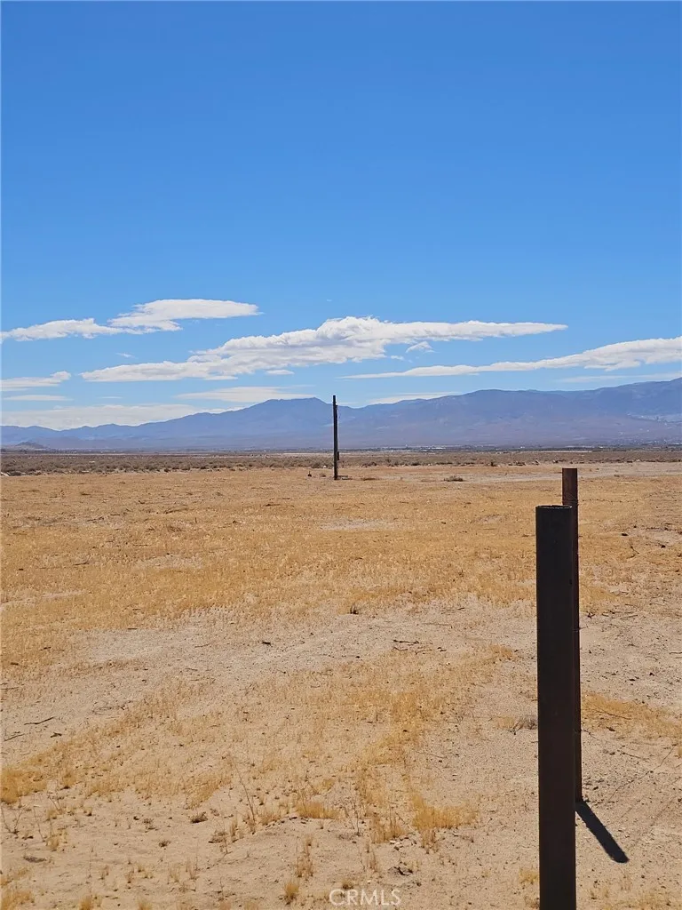 34525 Northside Lucerne Valley, CA 92356
