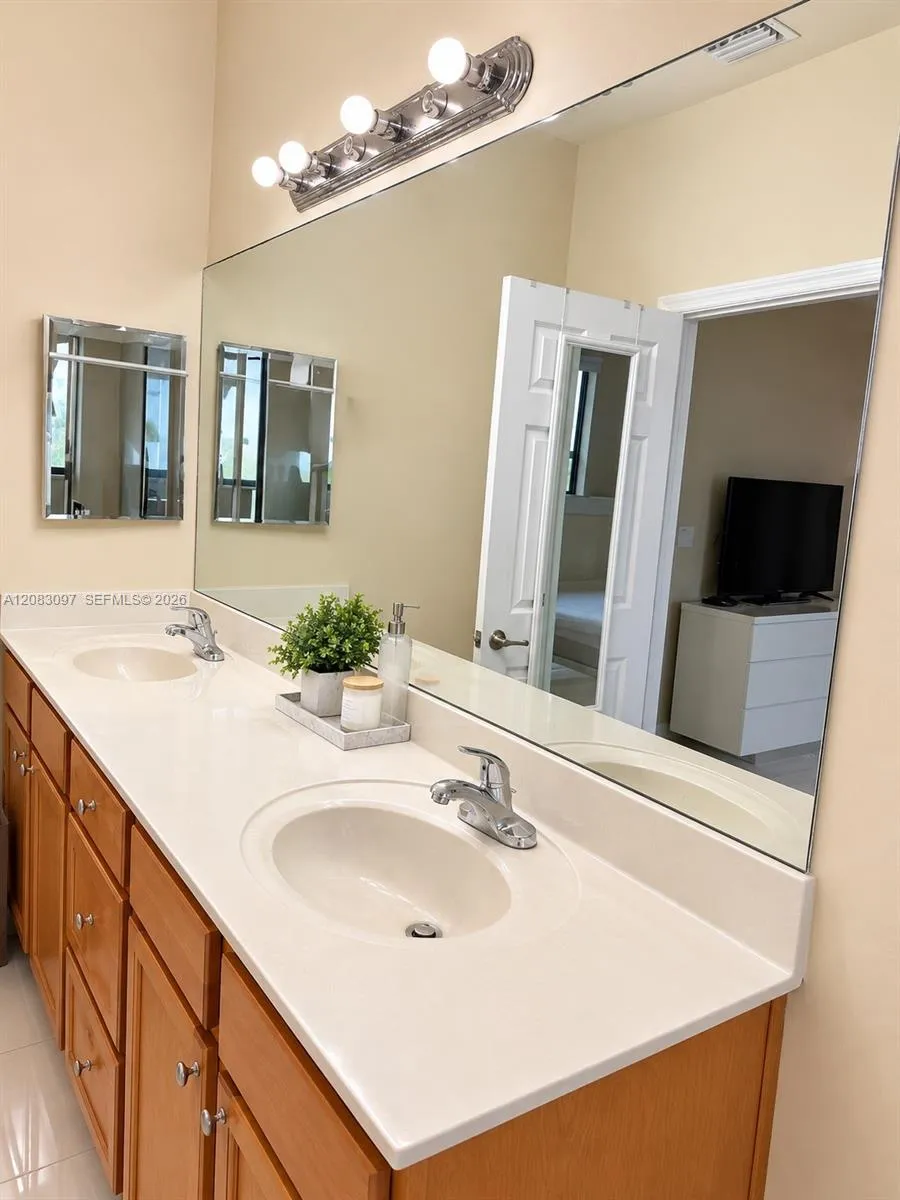 3375 W 90th Ter #3375 Hialeah, FL 33018