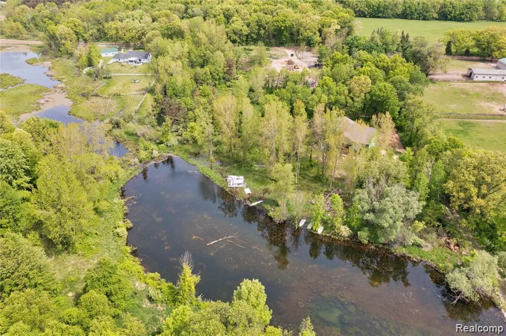 1601 W Rose Center Road Holly Township, MI 48442