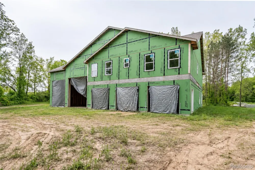 1601 W Rose Center Road Holly Township, MI 48442