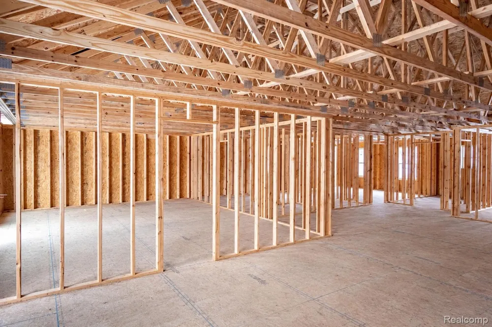 1601 W Rose Center Road Holly Township, MI 48442