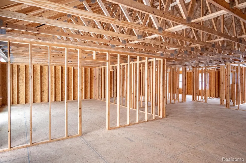 1601 W Rose Center Road Holly Township, MI 48442