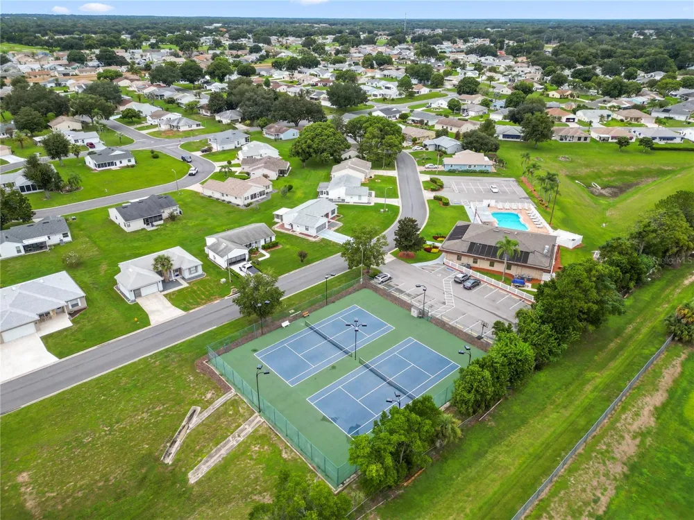 1120 PARAKEET TRAIL Lakeland, FL 33809