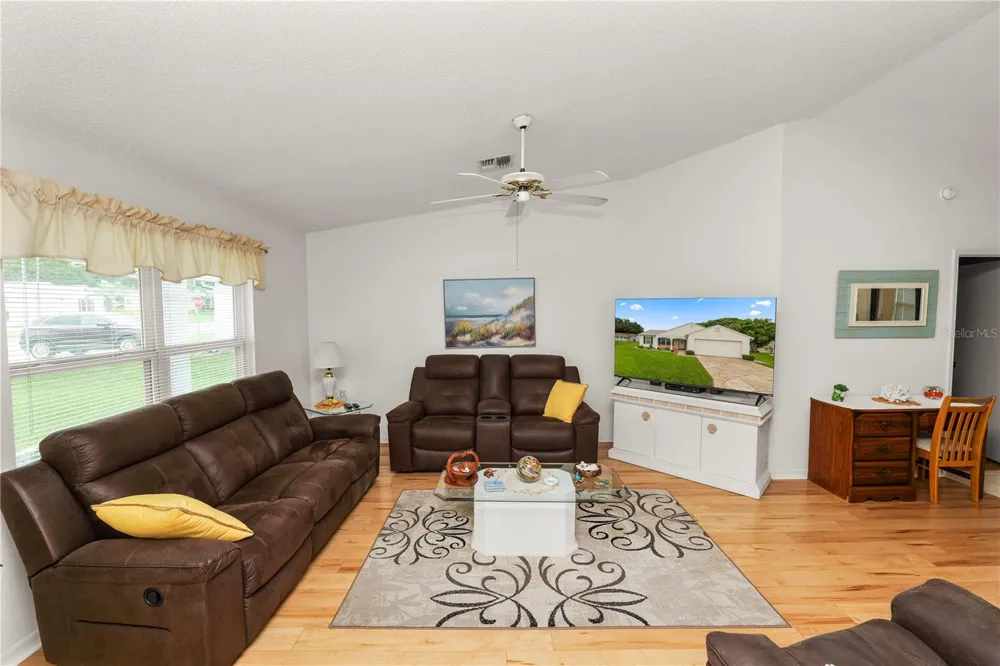 1120 PARAKEET TRAIL Lakeland, FL 33809