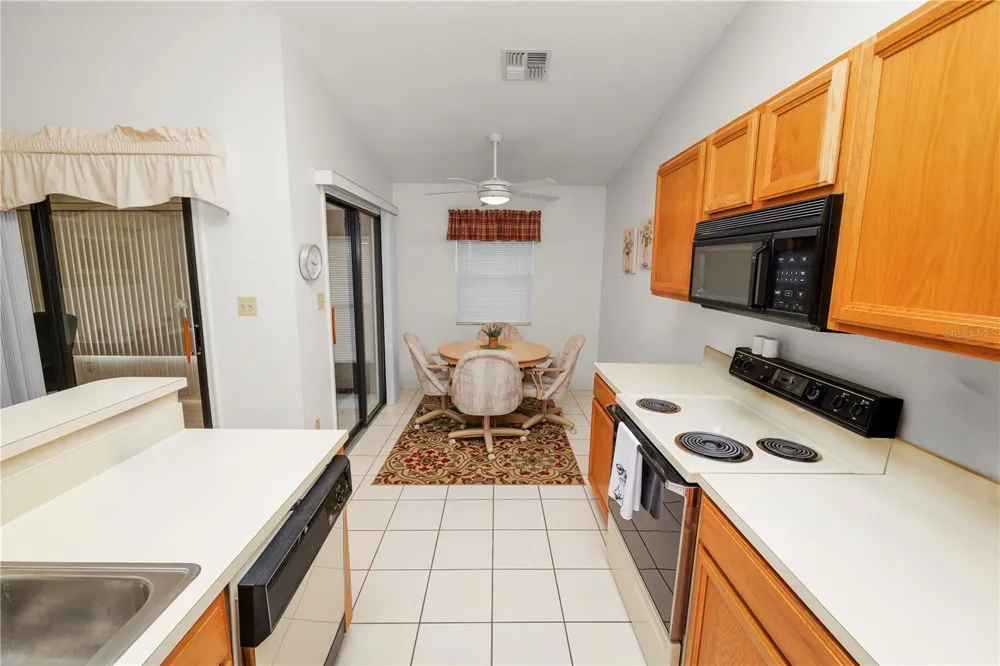 1120 PARAKEET TRAIL Lakeland, FL 33809
