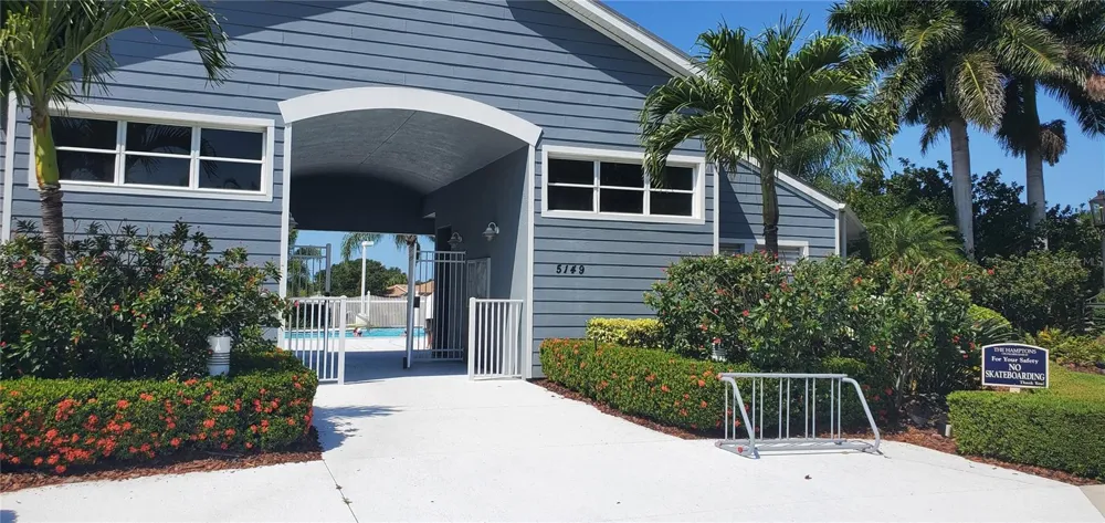 5231 HIGHBURY CIRCLE Sarasota, FL 34238