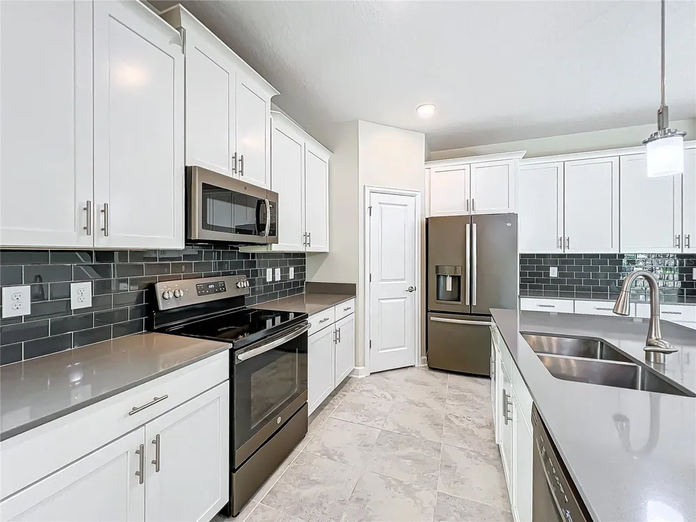 11974 HOMETOWN PLACE Orlando, FL 32832