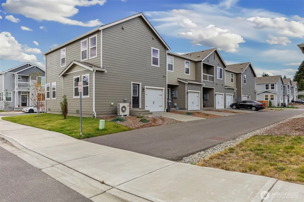 1221 E 53rd Street Tacoma, WA 98404