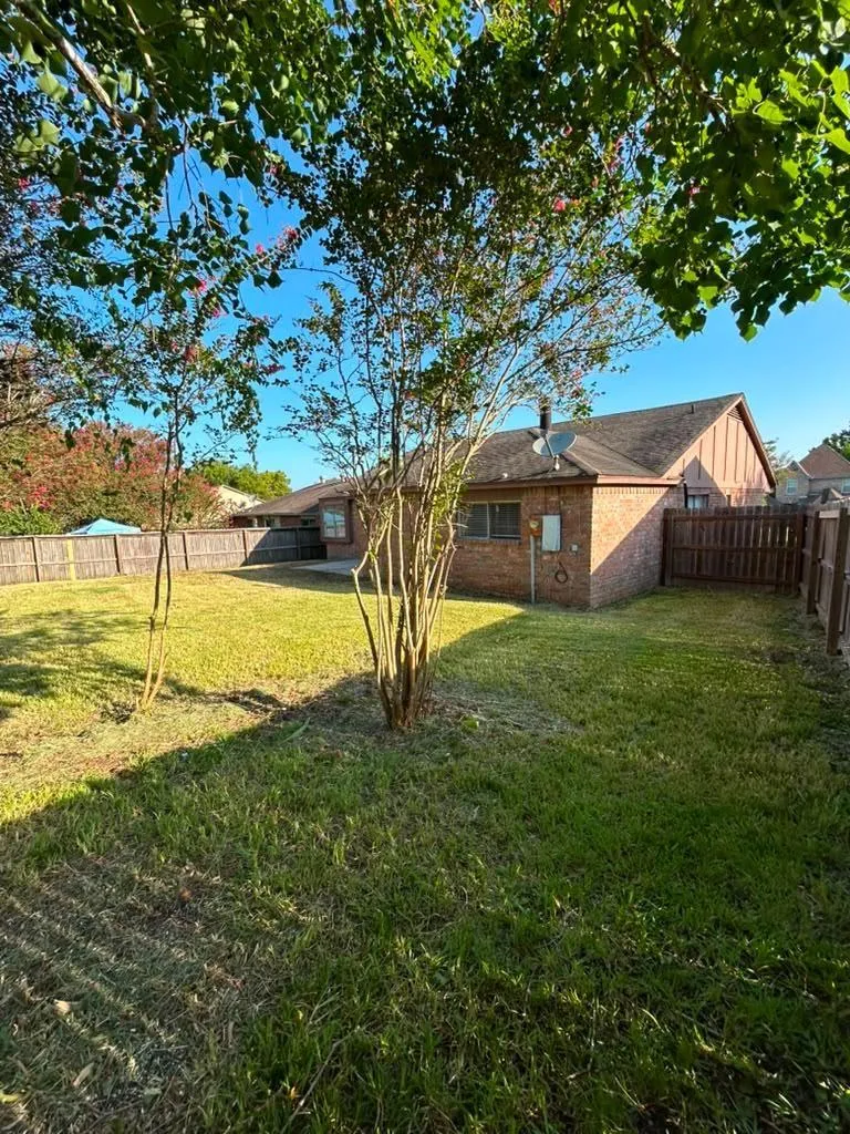 13223 Lake Breeze Lane Willis, TX 77318
