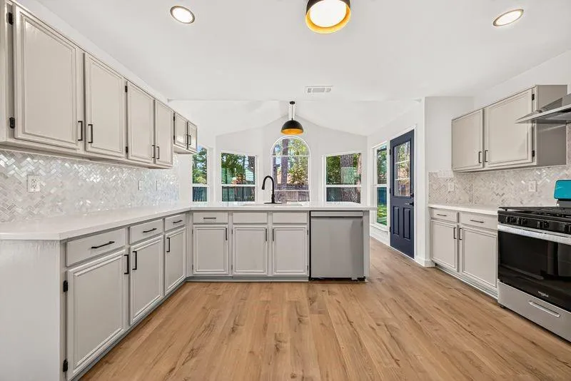 2231 Rolling Glen Drive Spring, TX 77373