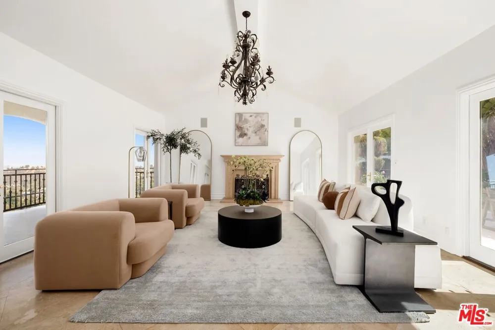 2480 Briarcrest Road Los Angeles, CA 90210
