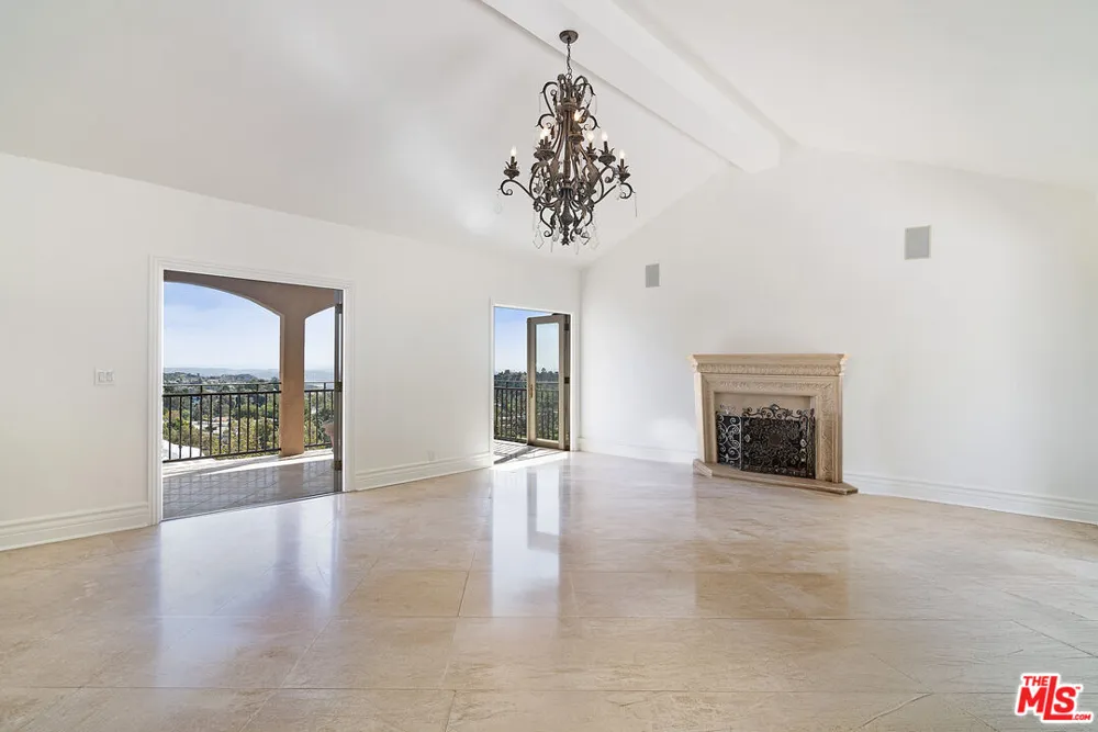 2480 Briarcrest Road Los Angeles, CA 90210