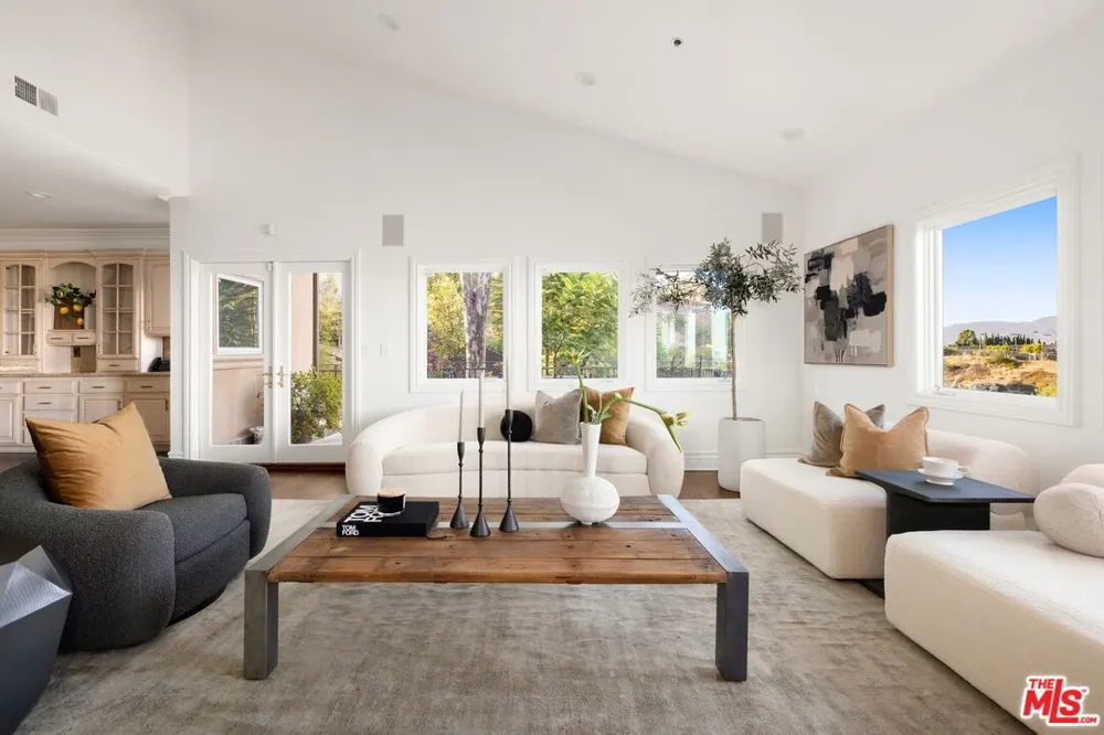 2480 Briarcrest Road Los Angeles, CA 90210