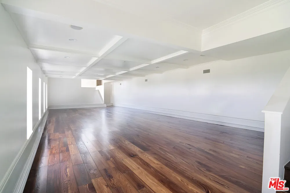 2480 Briarcrest Road Los Angeles, CA 90210
