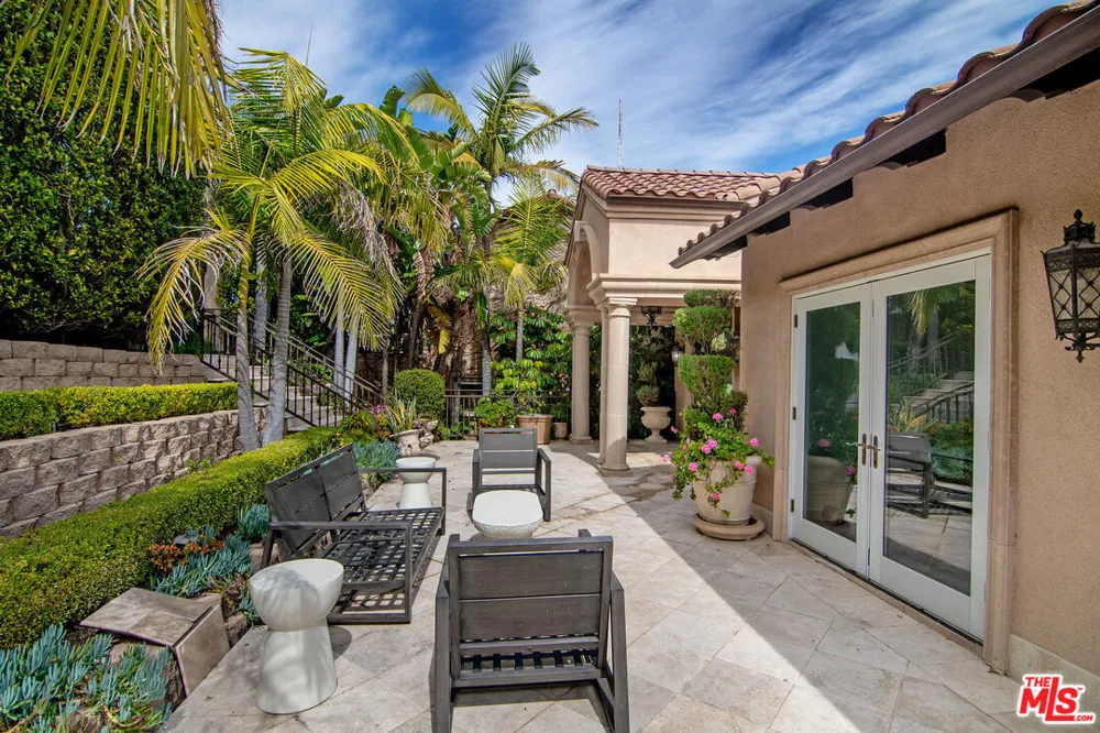 2480 Briarcrest Road Los Angeles, CA 90210
