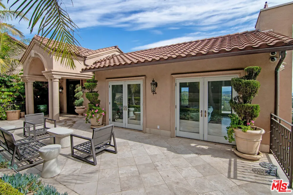 2480 Briarcrest Road Los Angeles, CA 90210