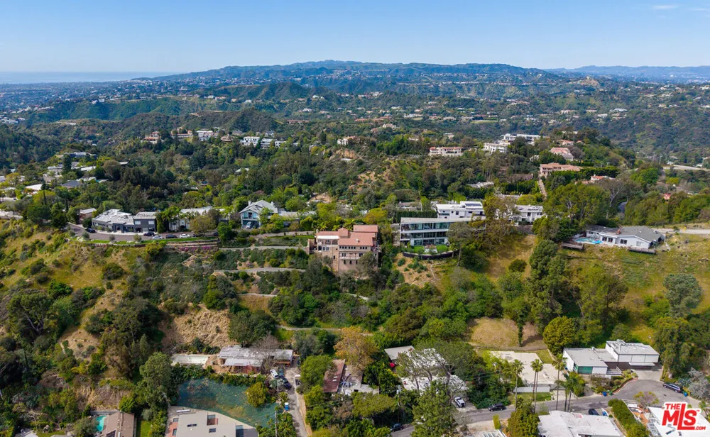 2480 Briarcrest Road Los Angeles, CA 90210