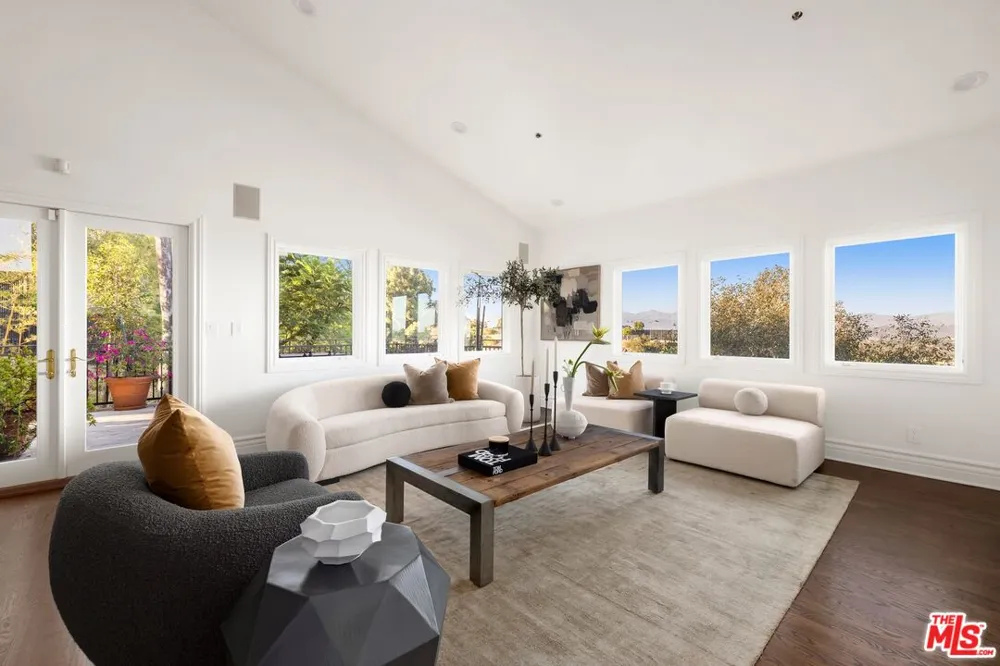 2480 Briarcrest Road Los Angeles, CA 90210