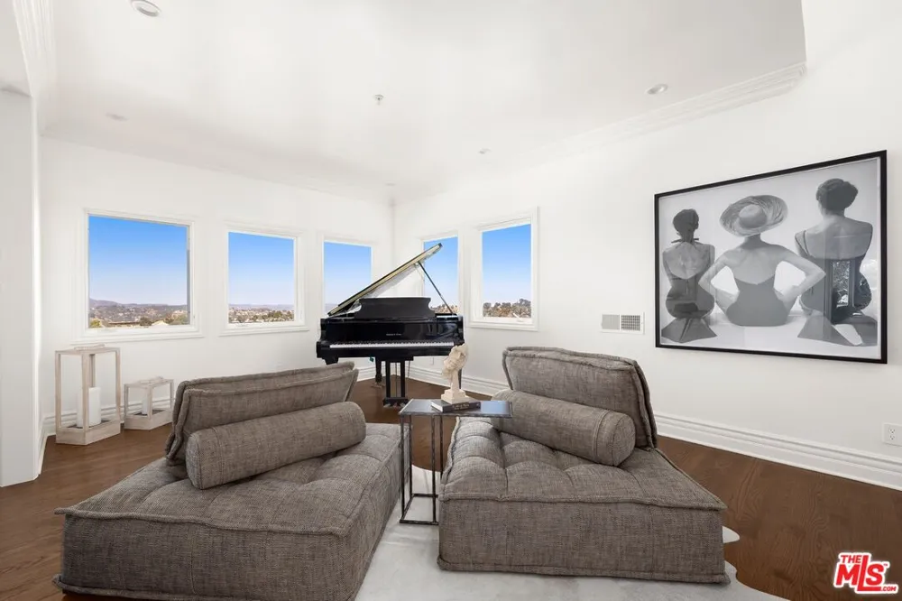 2480 Briarcrest Road Los Angeles, CA 90210