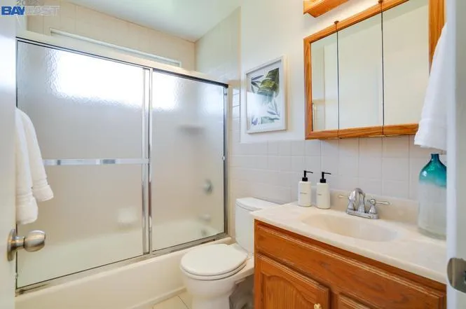 21905 Betlen Way Castro Valley, CA 94546