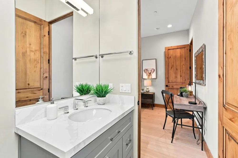 1015 Willow Glen Way San Jose, CA 95125