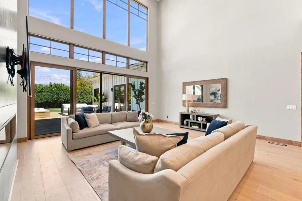 1015 Willow Glen Way San Jose, CA 95125