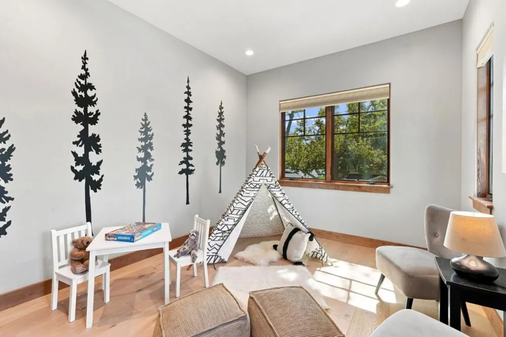1015 Willow Glen Way San Jose, CA 95125