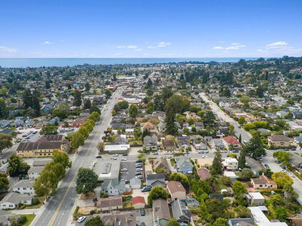 922 Mission Street Santa Cruz, CA 95060