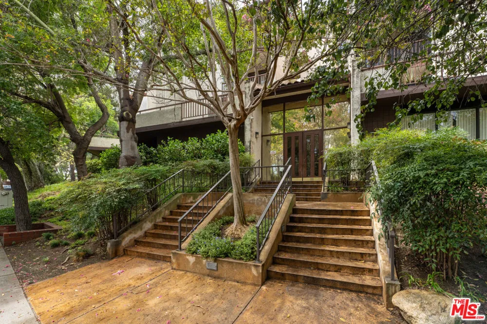 4210 Via Arbolada #220 Los Angeles, CA 90042