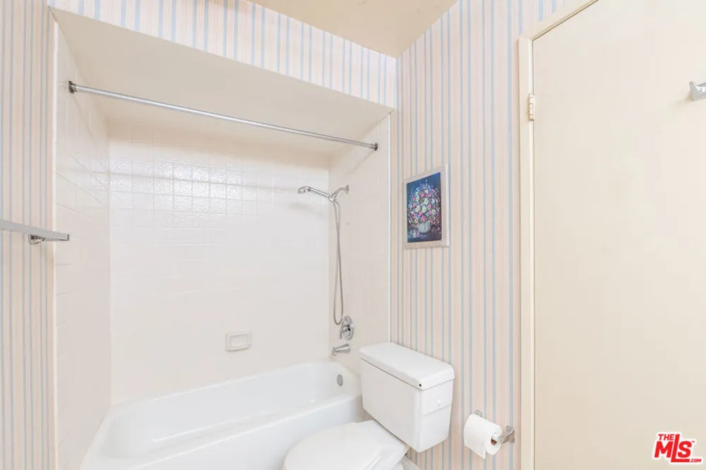 4210 Via Arbolada #220 Los Angeles, CA 90042