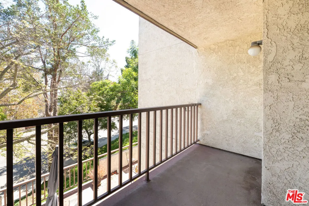 4210 Via Arbolada #220 Los Angeles, CA 90042