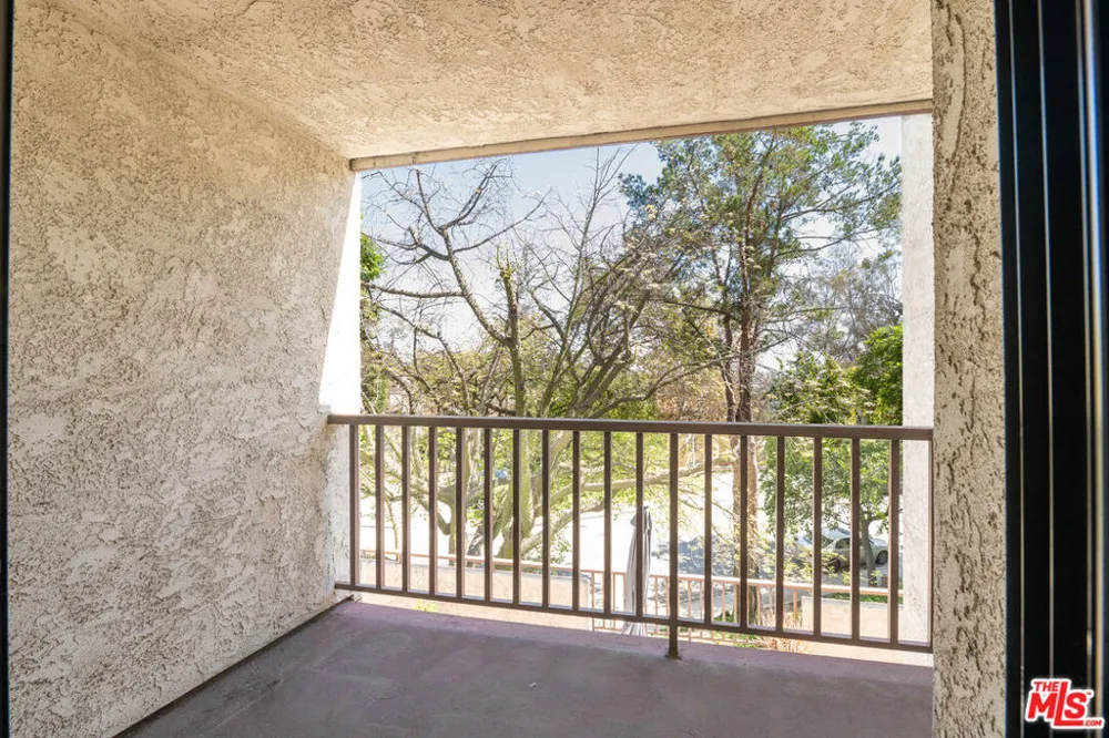 4210 Via Arbolada #220 Los Angeles, CA 90042