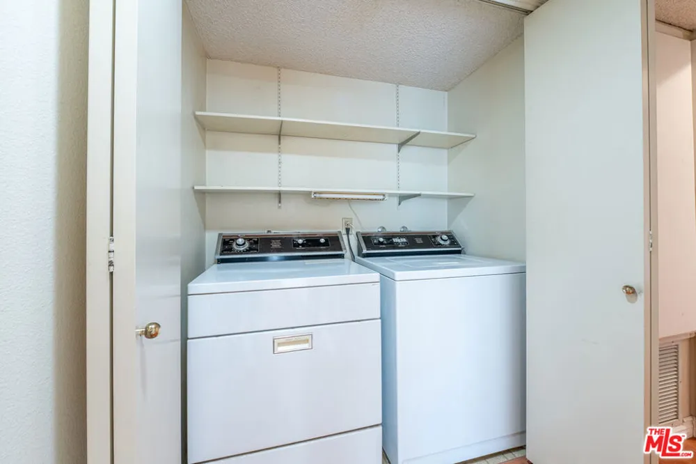 4210 Via Arbolada #220 Los Angeles, CA 90042