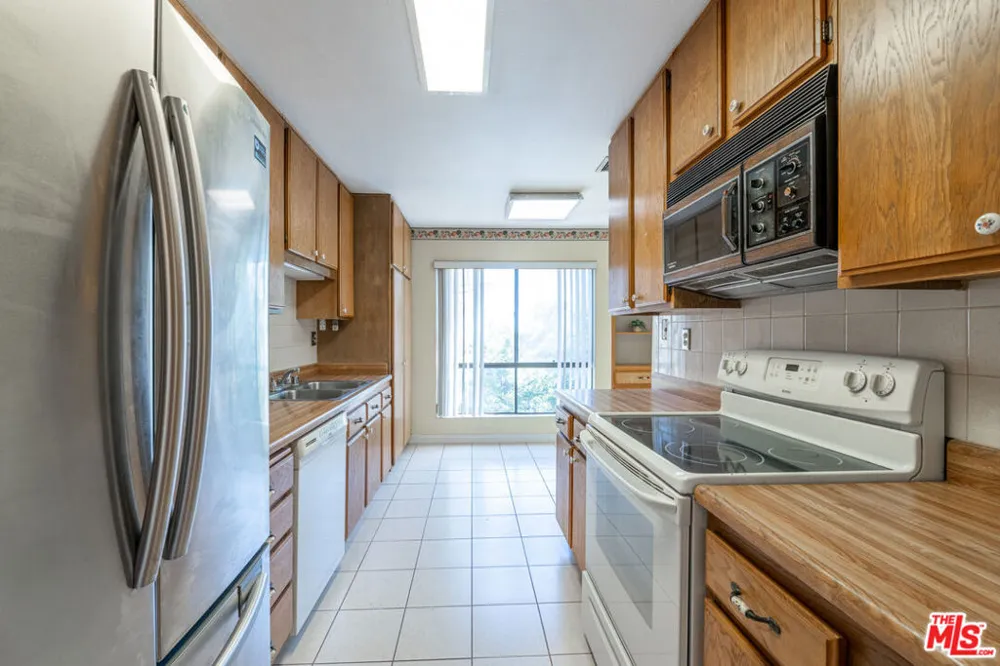 4210 Via Arbolada #220 Los Angeles, CA 90042