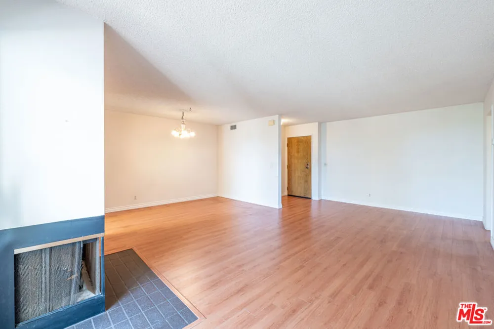 4210 Via Arbolada #220 Los Angeles, CA 90042