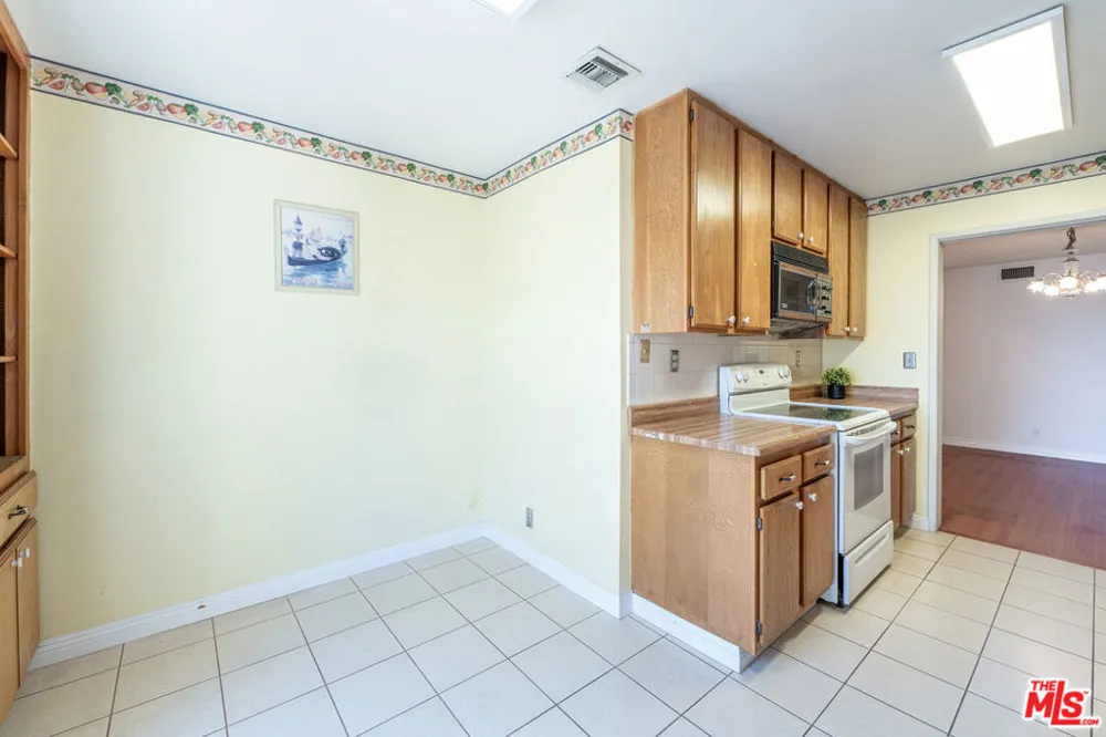 4210 Via Arbolada #220 Los Angeles, CA 90042