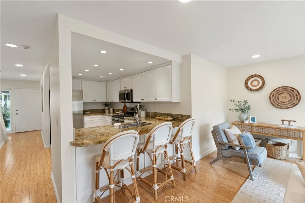 1112 Beryl St. #7 Redondo Beach, CA 90277