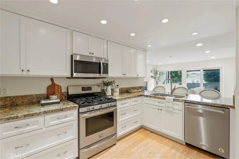 1112 Beryl St. #7 Redondo Beach, CA 90277