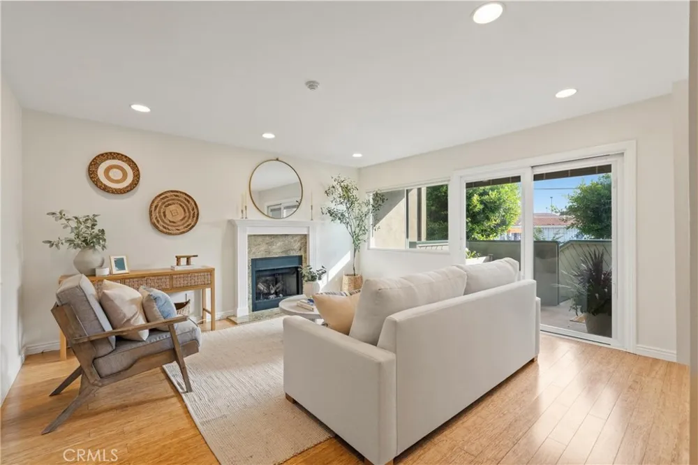 1112 Beryl St. #7 Redondo Beach, CA 90277