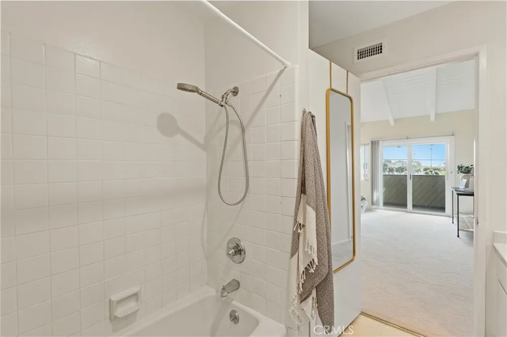 1112 Beryl St. #7 Redondo Beach, CA 90277